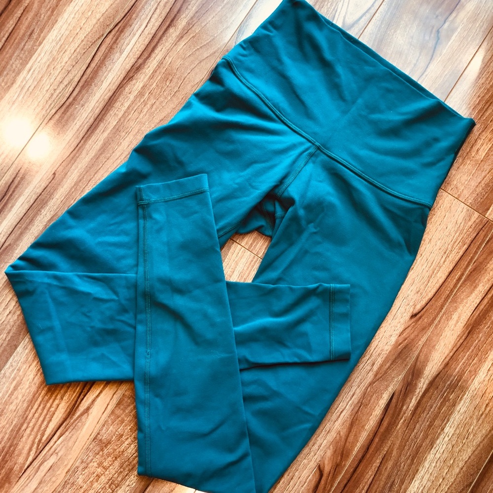 Lululemon Turquoise Wunder Under Leggings